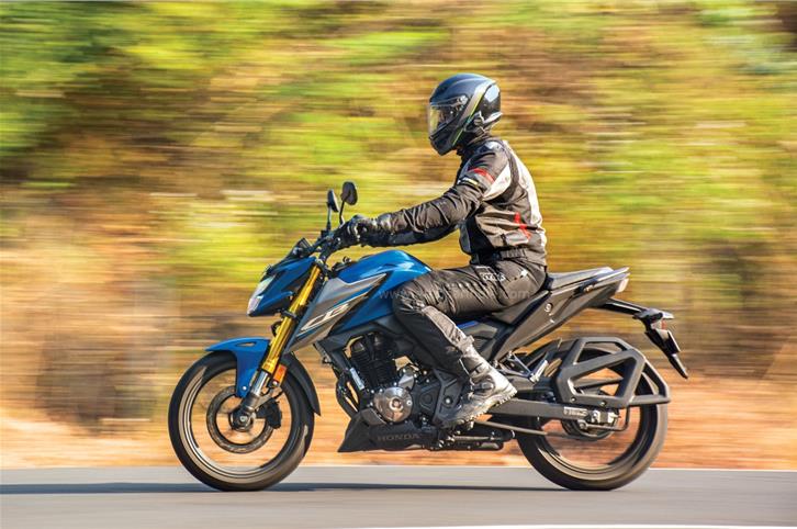 Honda CB300F road test review: price, mileage, comfort, features, performance, handling.